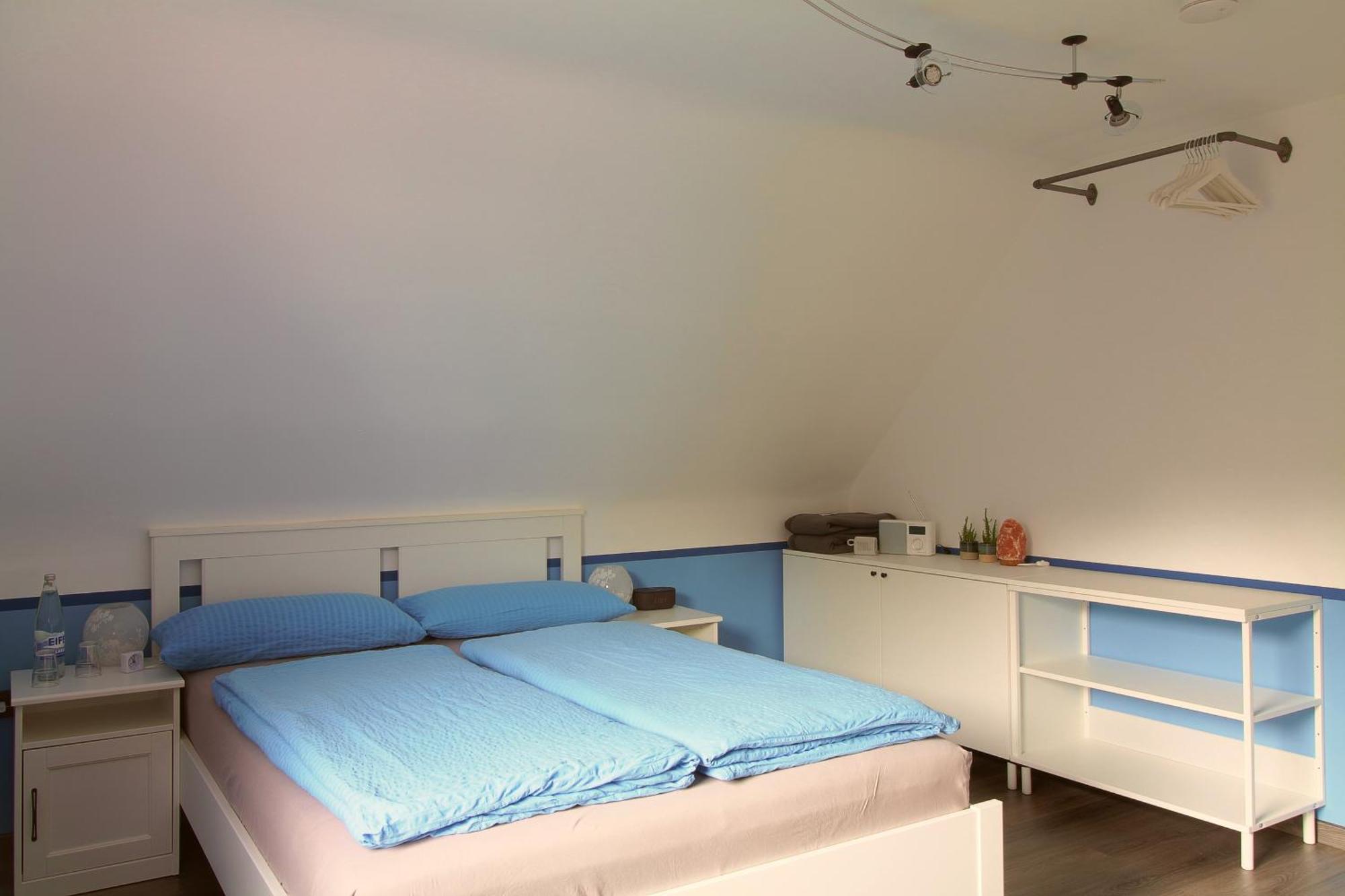 Toms Gaestehaus Homestay *